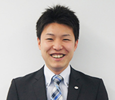 営業担当　朝倉